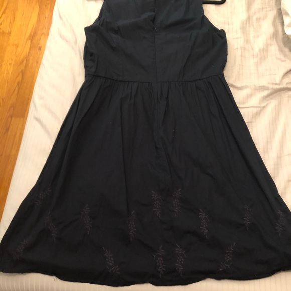 Dress - Picture 2 of 5